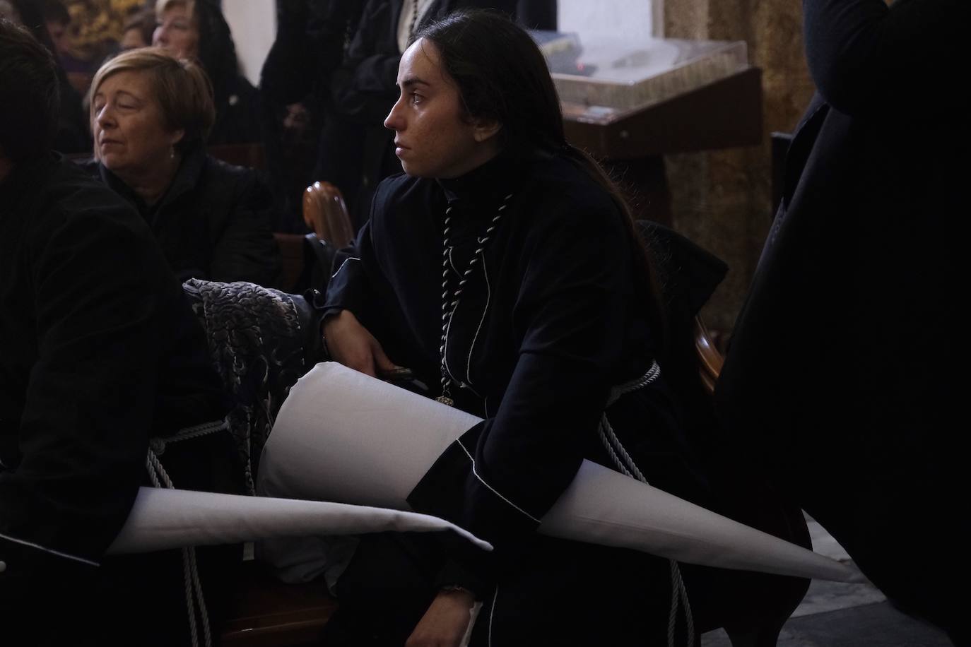 Fotos: Santo Entierro este Sábado Santo en la Semana Santa de Cádiz 2024