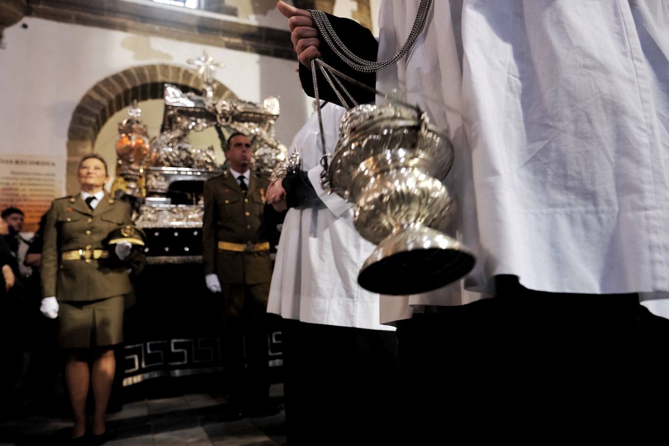 Fotos: Santo Entierro este Sábado Santo en la Semana Santa de Cádiz 2024