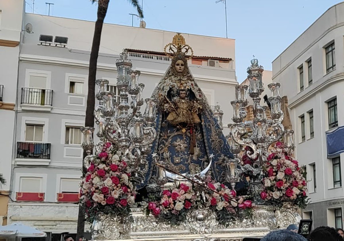 La Patrona, en su traslado a Catedral