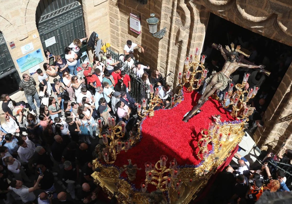 Salida procesional del Lunes Santo de 2023