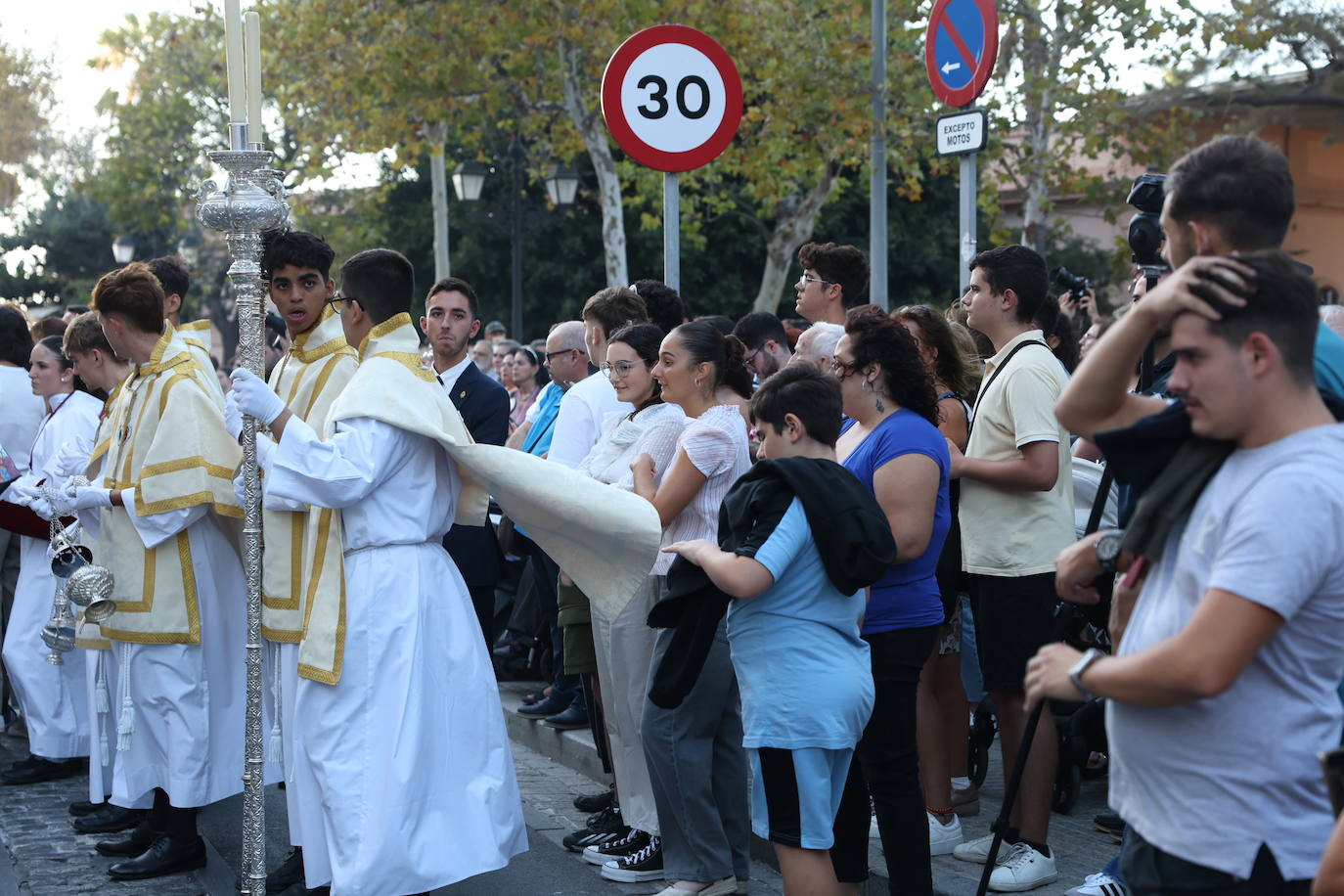 Fotos: Procesión de la Virgen de los Desamparados en Cádiz