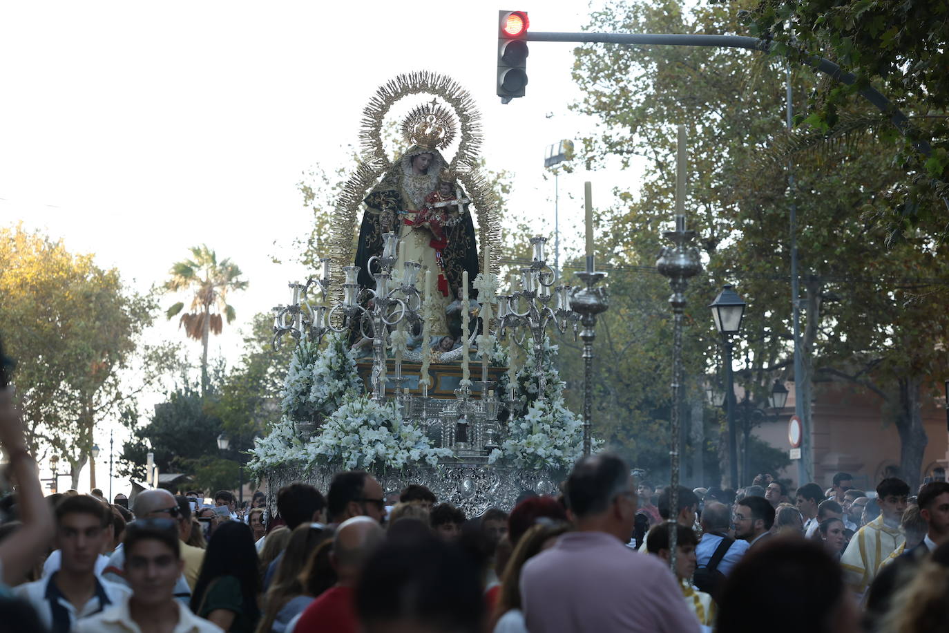 Fotos: Procesión de la Virgen de los Desamparados en Cádiz