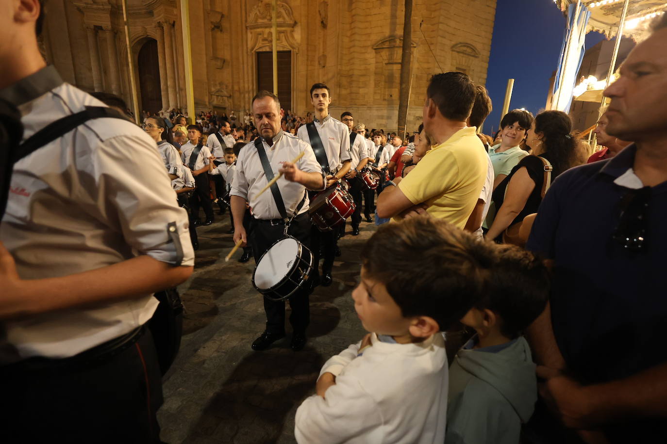 Fotos: Procesión extraordinaria de la Sagrada Cena en Cádiz