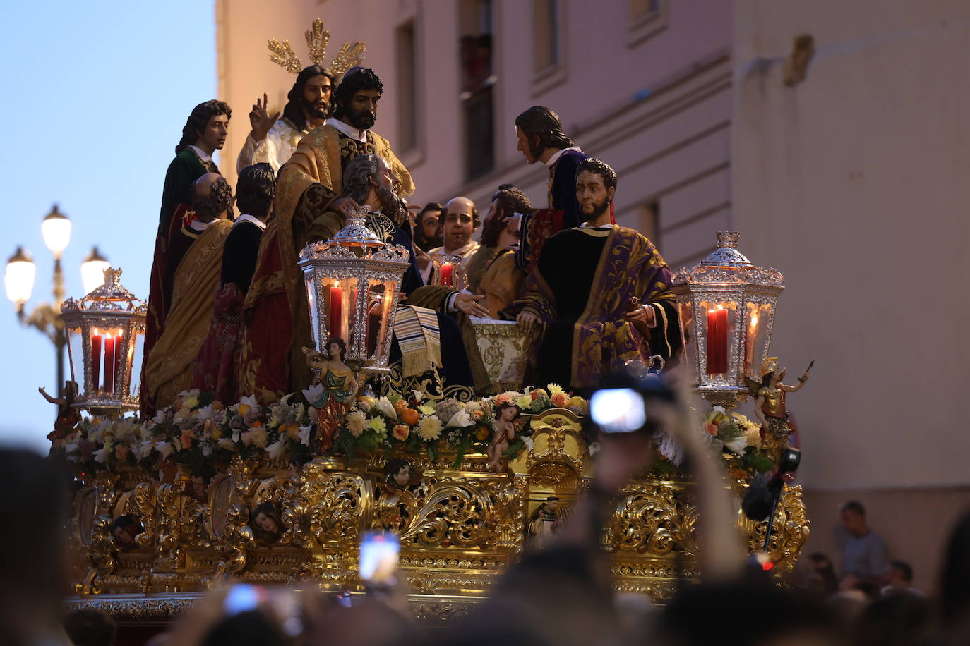 Fotos: Procesión extraordinaria de la Sagrada Cena en Cádiz