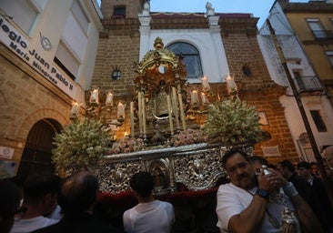 Cádiz y la Viña rezan por Valencia a la Virgen de la Palma