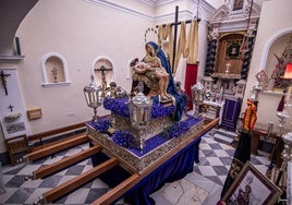 Virgen de las Angustias preparada para el Vía Crucis 2025