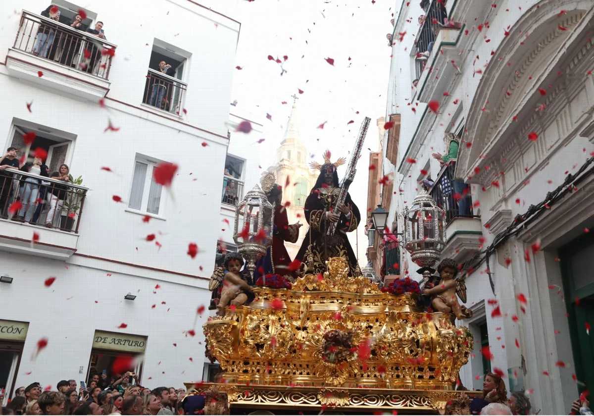 Jesús Nazareno bajando su barrio de Santa María