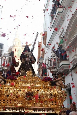 Jesús Nazareno bajando su barrio de Santa María