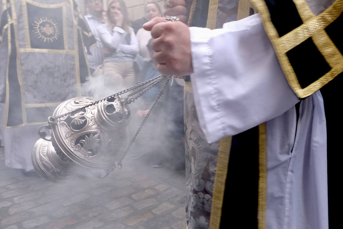 Servitas en el Viernes de Dolores de la Semana Santa de Cádiz 2025