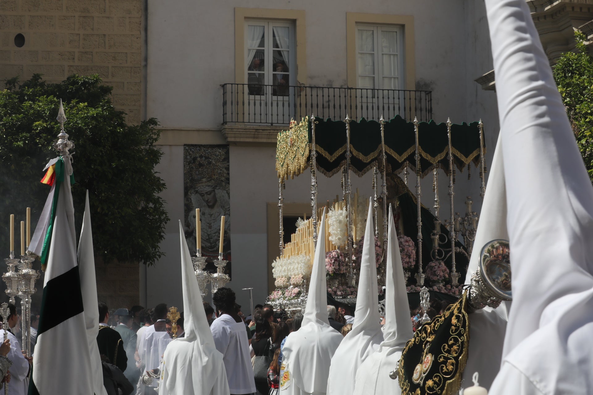 Las imágenes de Nazareno del Amor en la Semana Santa de Cádiz 2025
