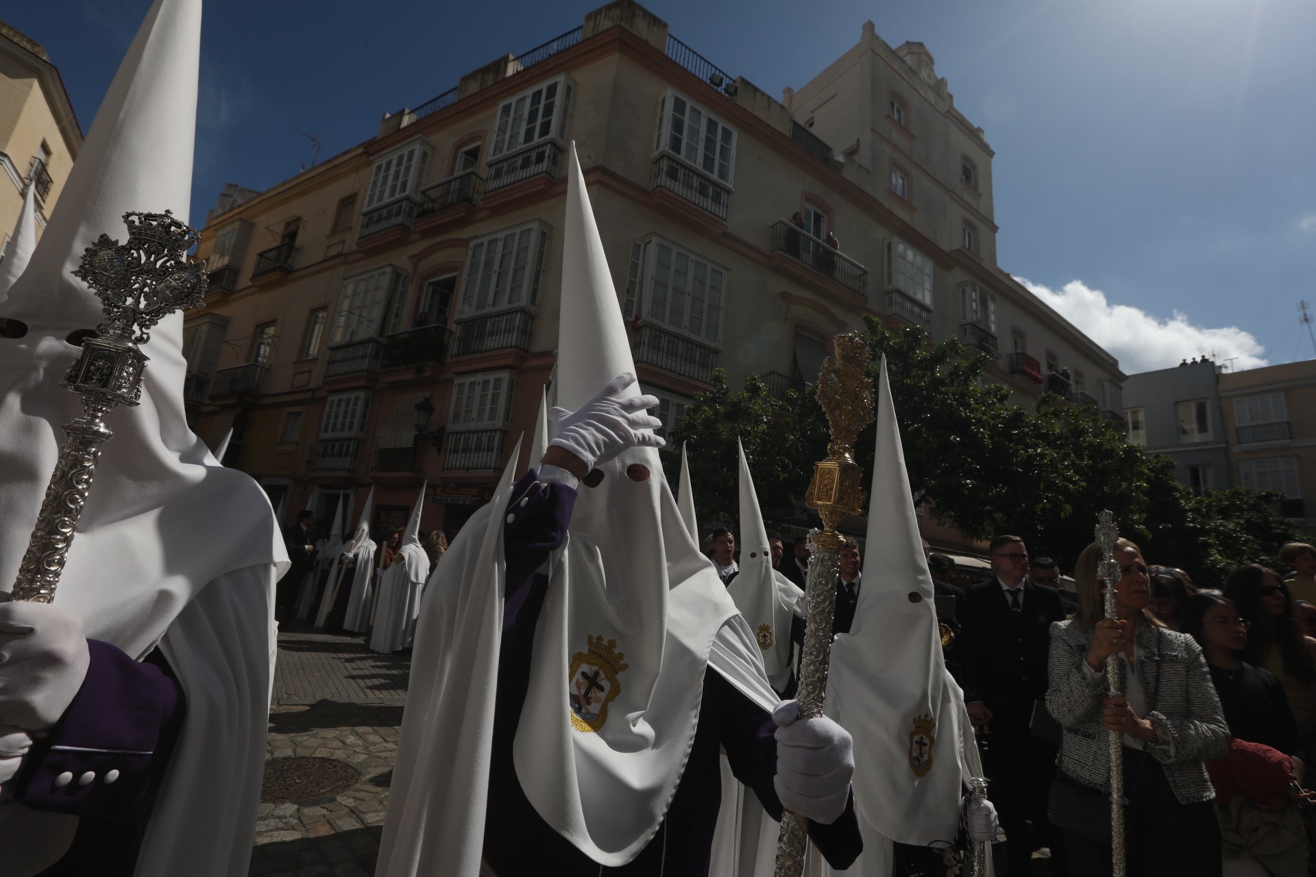 Las imágenes de Nazareno del Amor en la Semana Santa de Cádiz 2025