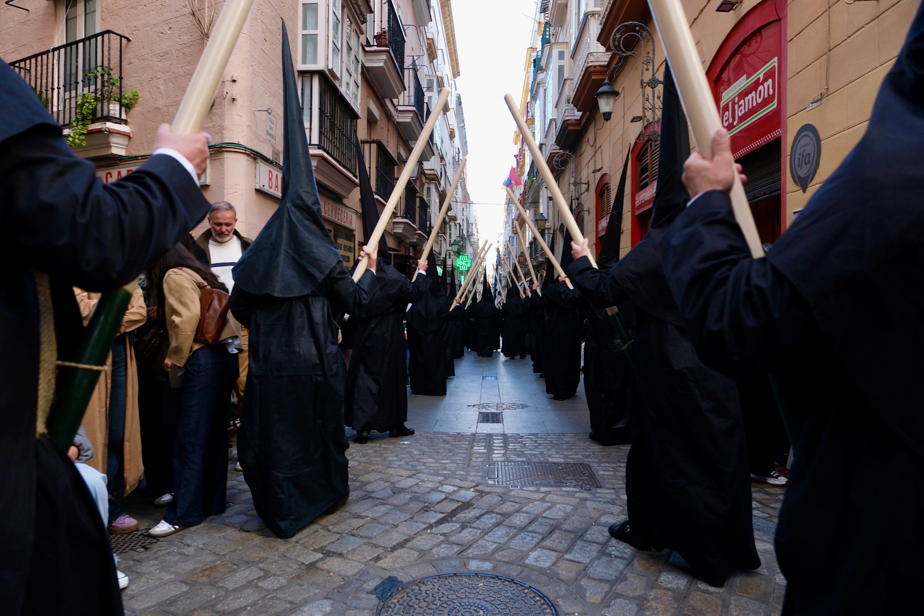 Las imágenes de Vera-Cruz en la Semana Santa de Cádiz 2025