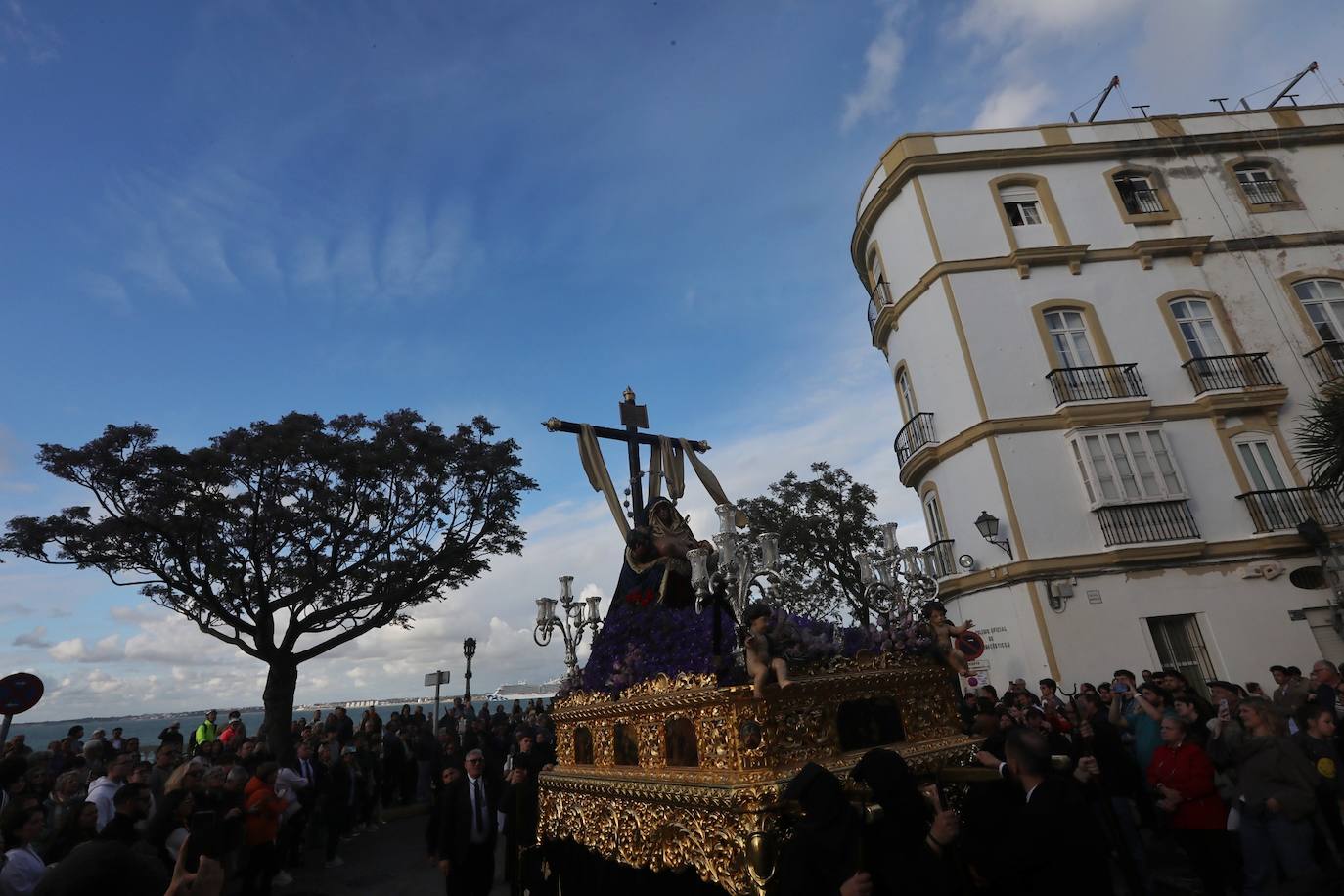Las imágenes del Caminito en la Semana Santa de Cádiz 2025