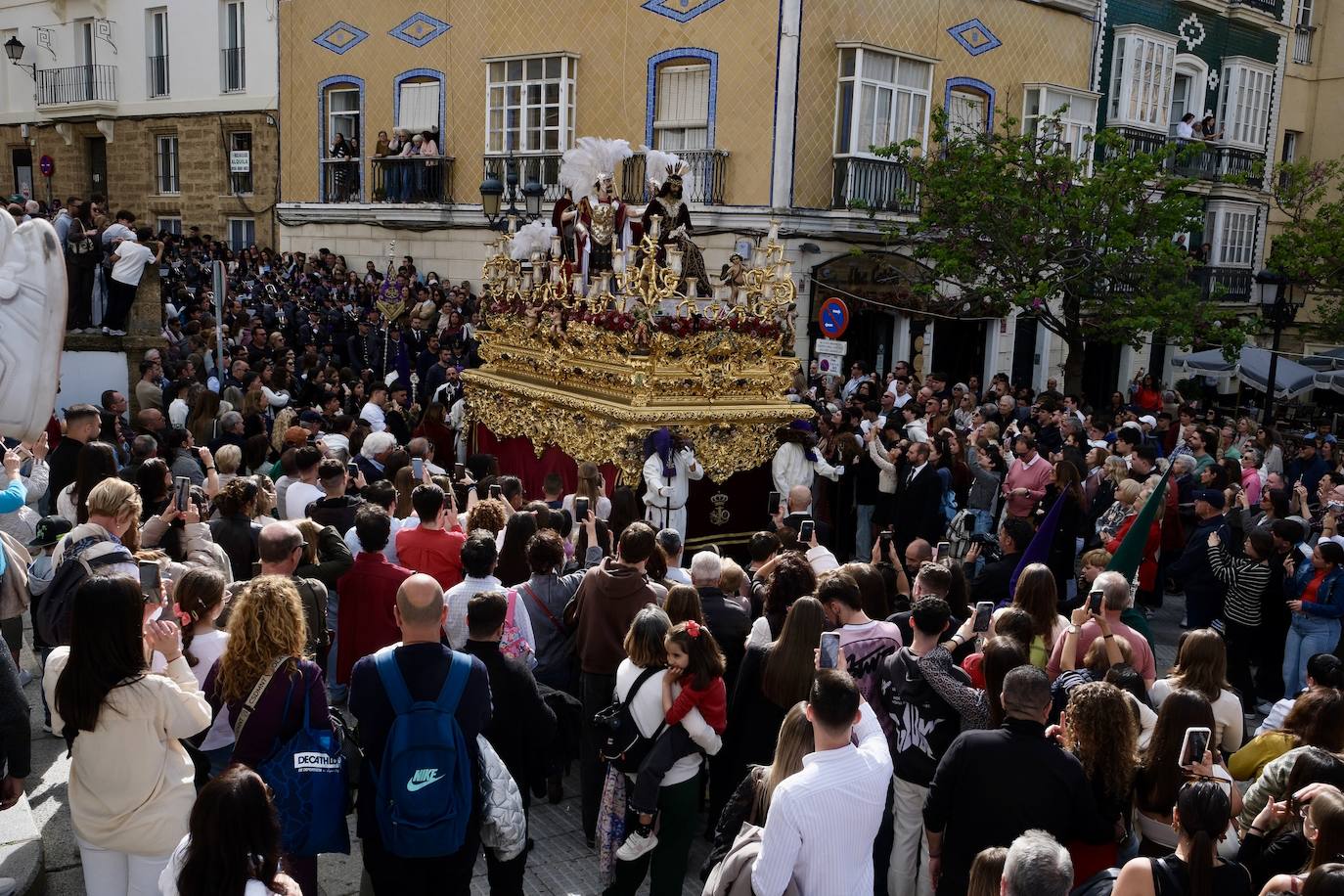Las imágenes de Cigarreras en la Semana Santa de Cádiz 2025