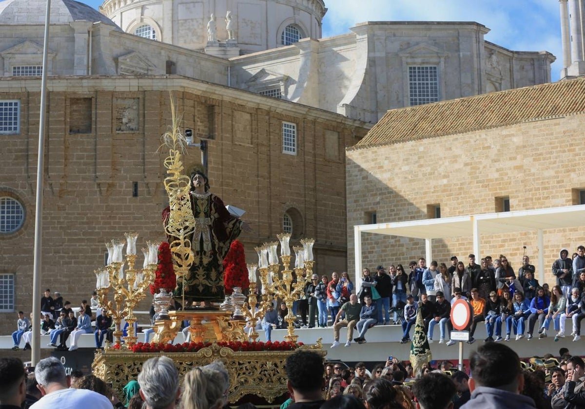 Las imágenes de Las Aguas en la Semana Santa de Cádiz 2025