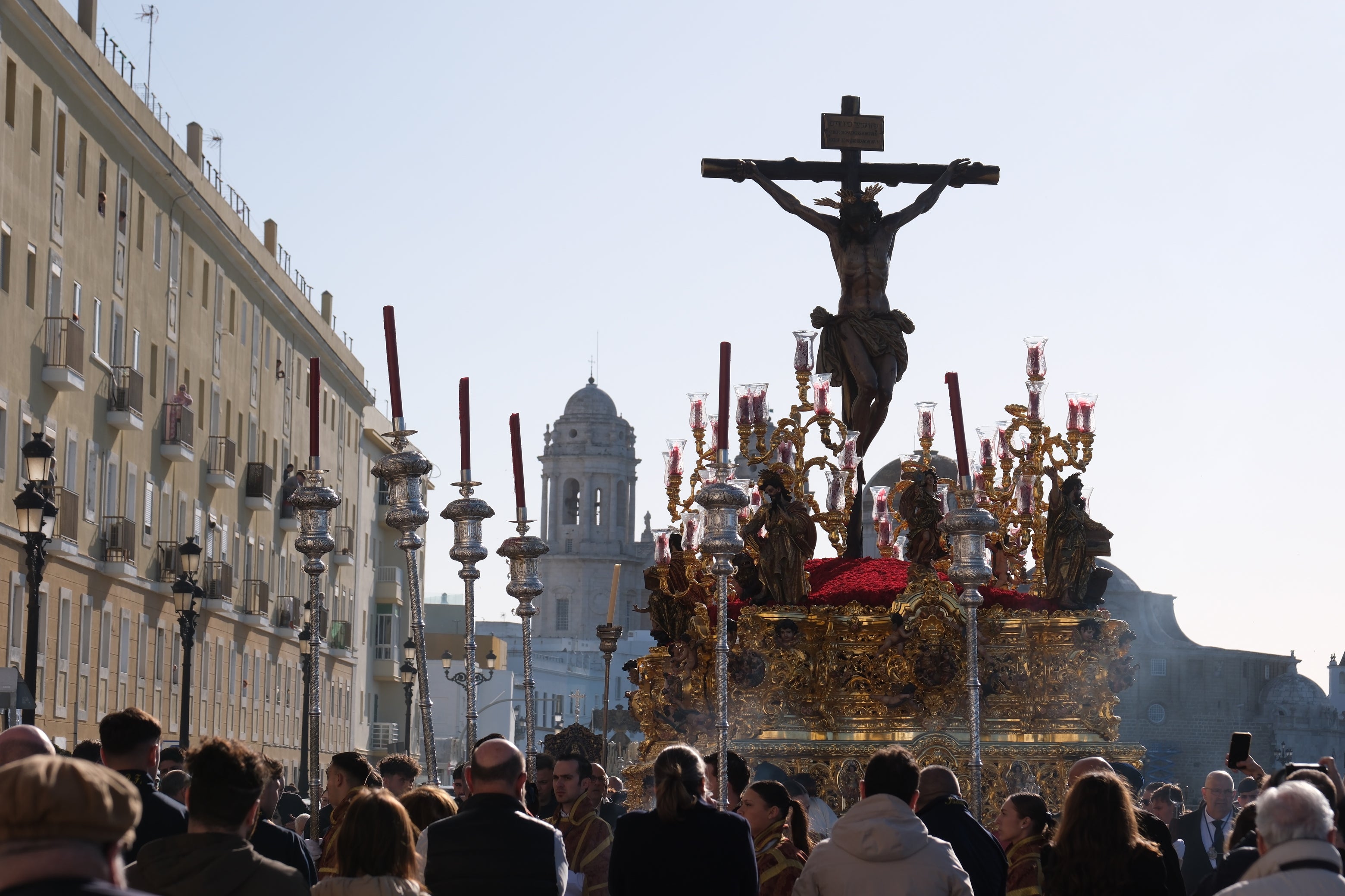 La archicofradía de La Palma regresa al barrio de la Viña