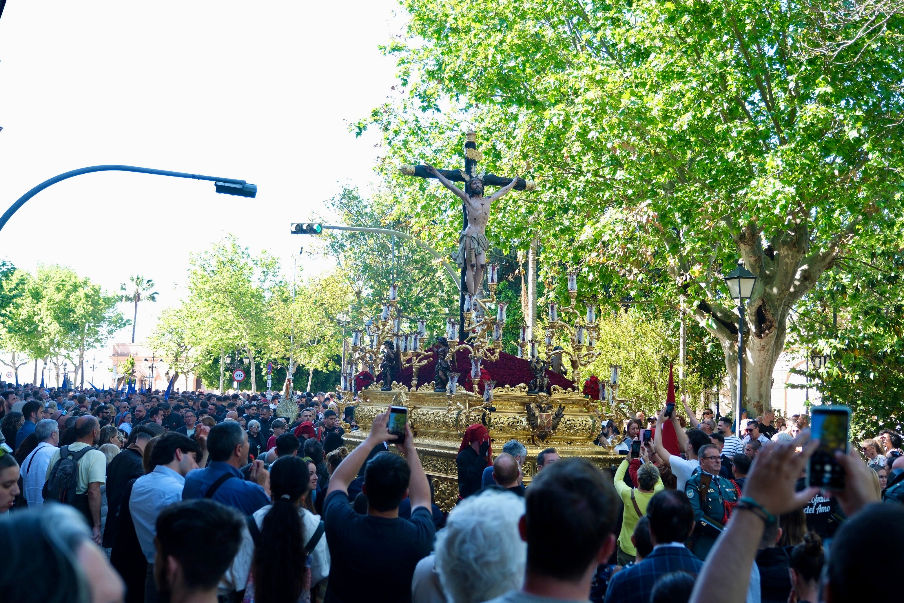 Fotos: Expiración el Viernes Santo en la Semana Santa de Cádiz 2025