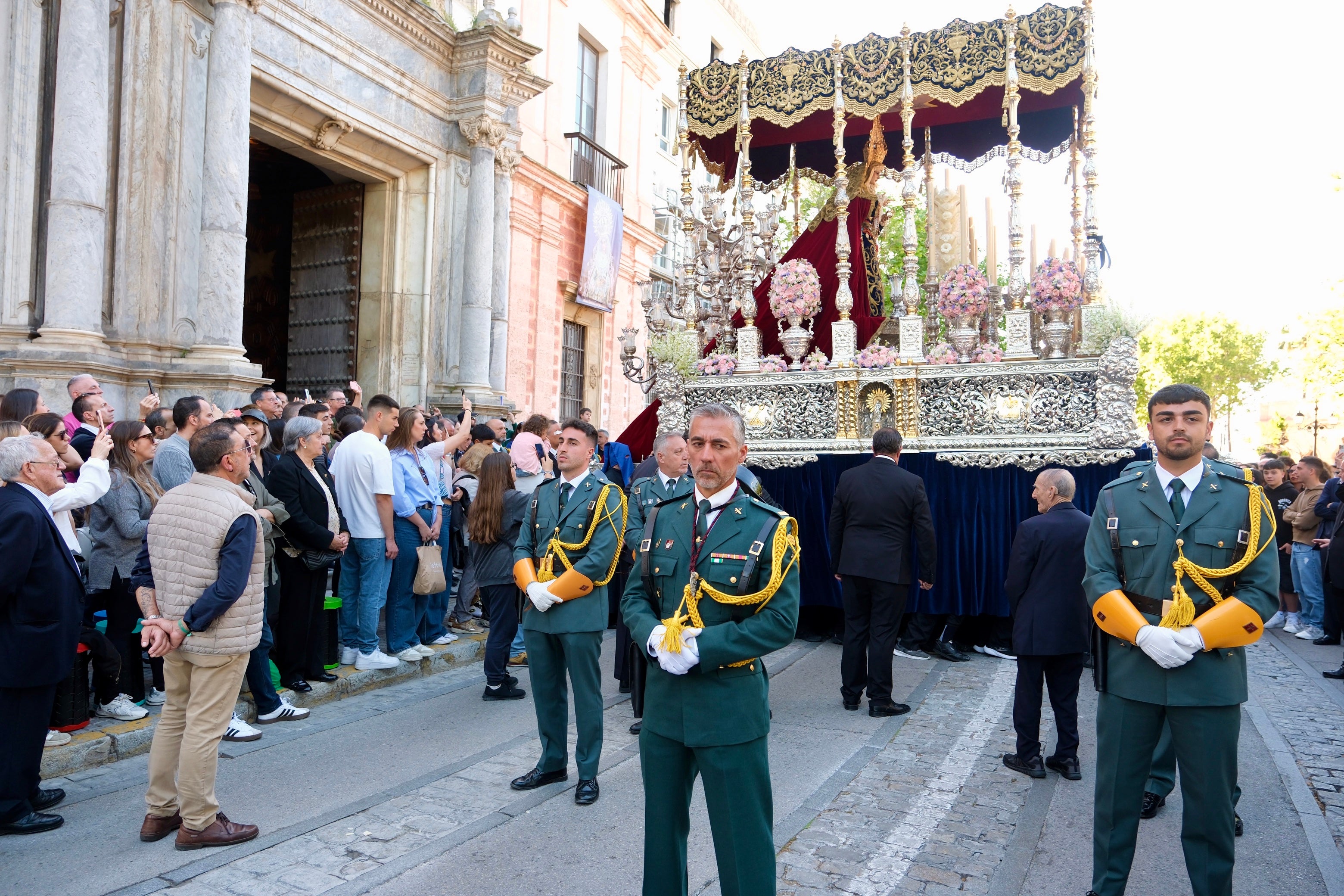 Fotos: Expiración el Viernes Santo en la Semana Santa de Cádiz 2025