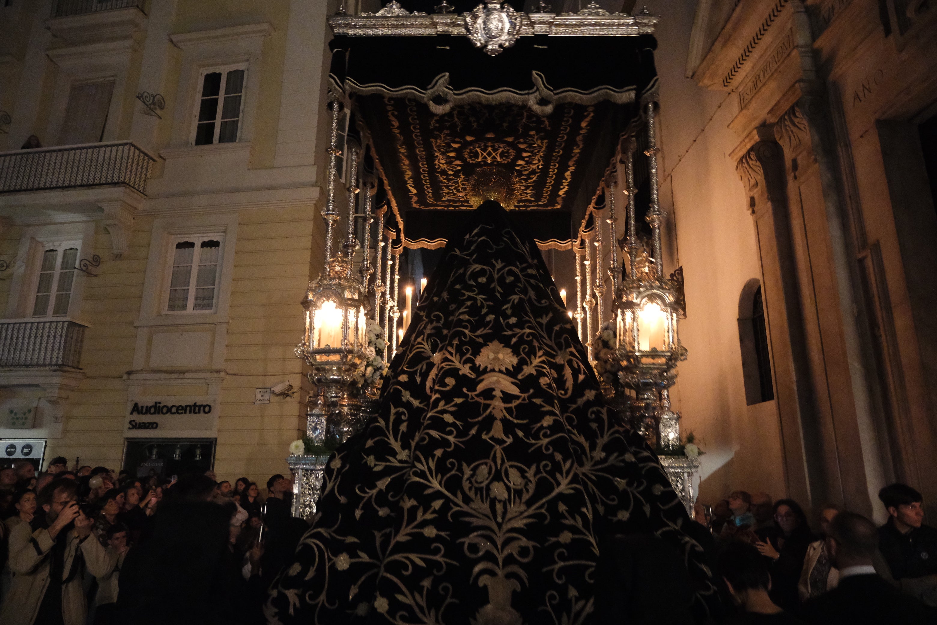 Fotos: Buena Muerte el Viernes Santo en la Semana Santa de Cádiz 2025