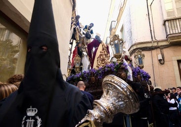 Fotos: Descendimiento el Viernes Santo en la Semana Santa de Cádiz 2025