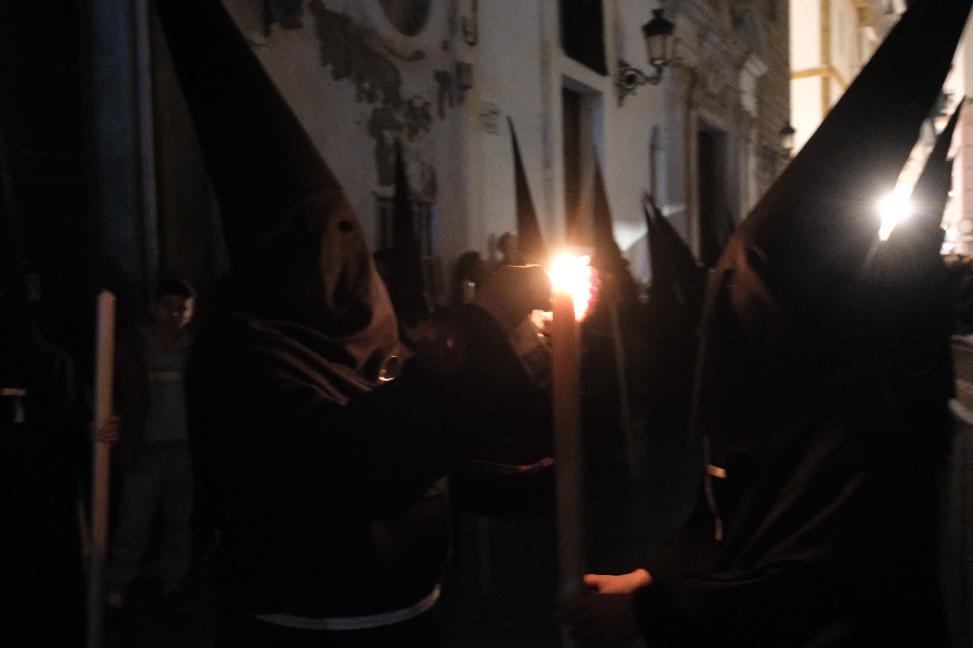 Fotos: Buena Muerte el Viernes Santo en la Semana Santa de Cádiz 2025