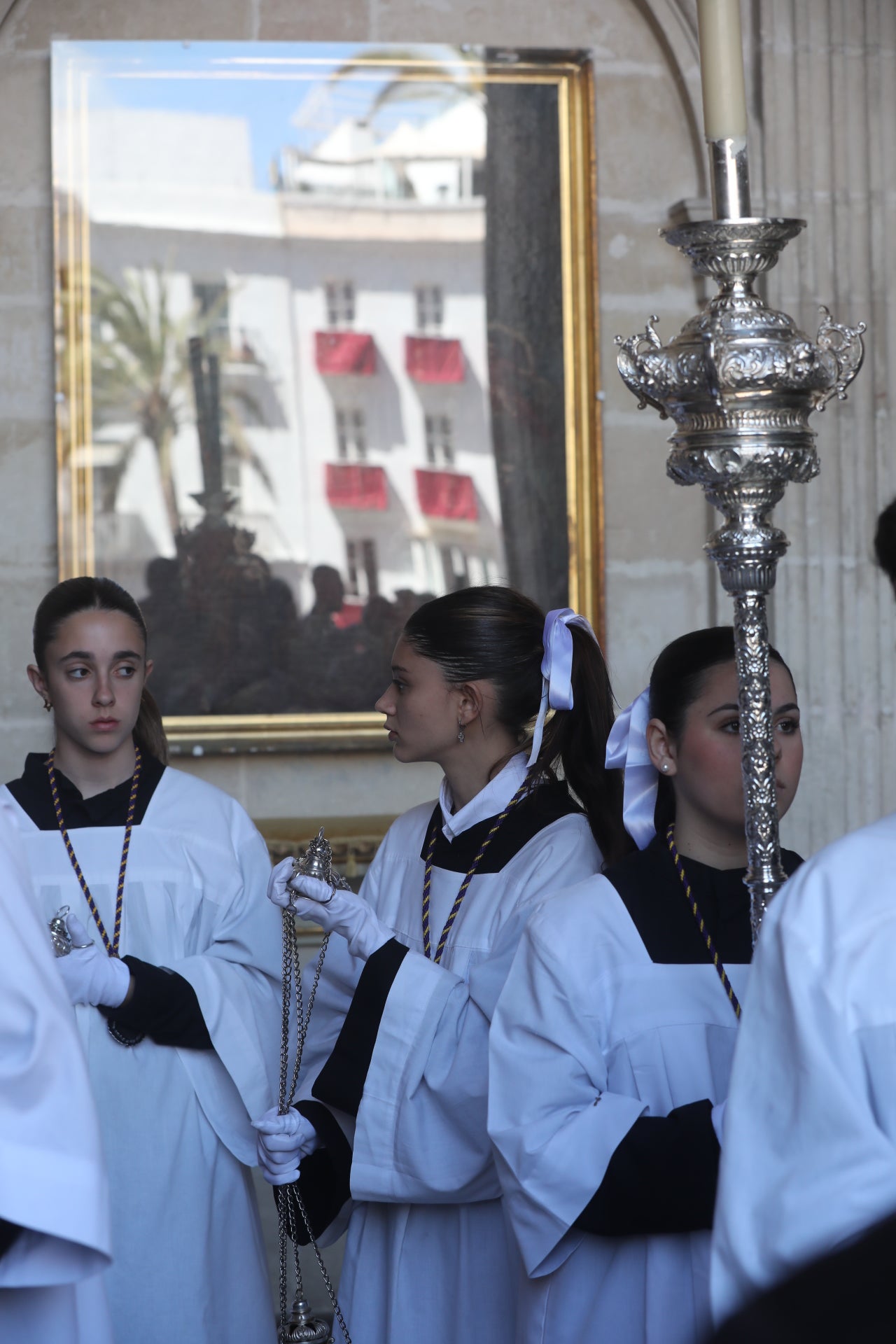 Fotos: El Resucitado procesiona por las calles de Cádiz