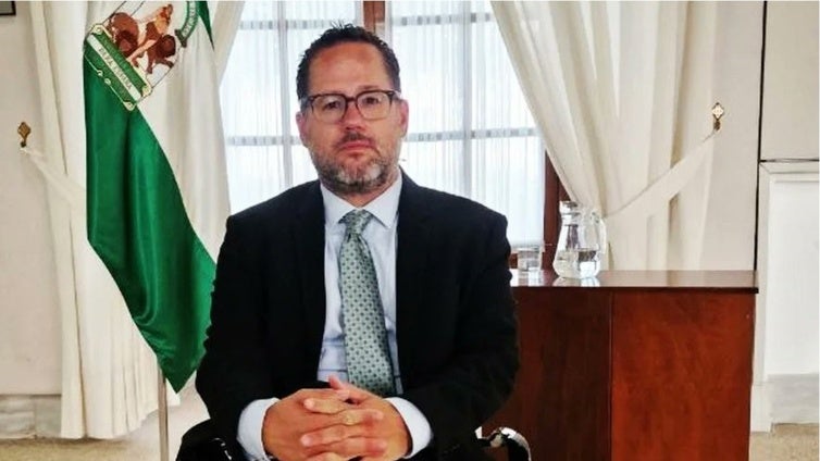 El vídeo 'institucional' e irónico sobre la sanidad andaluza: «Ha empezado el verano y queda prohibido ponerse enfermo»