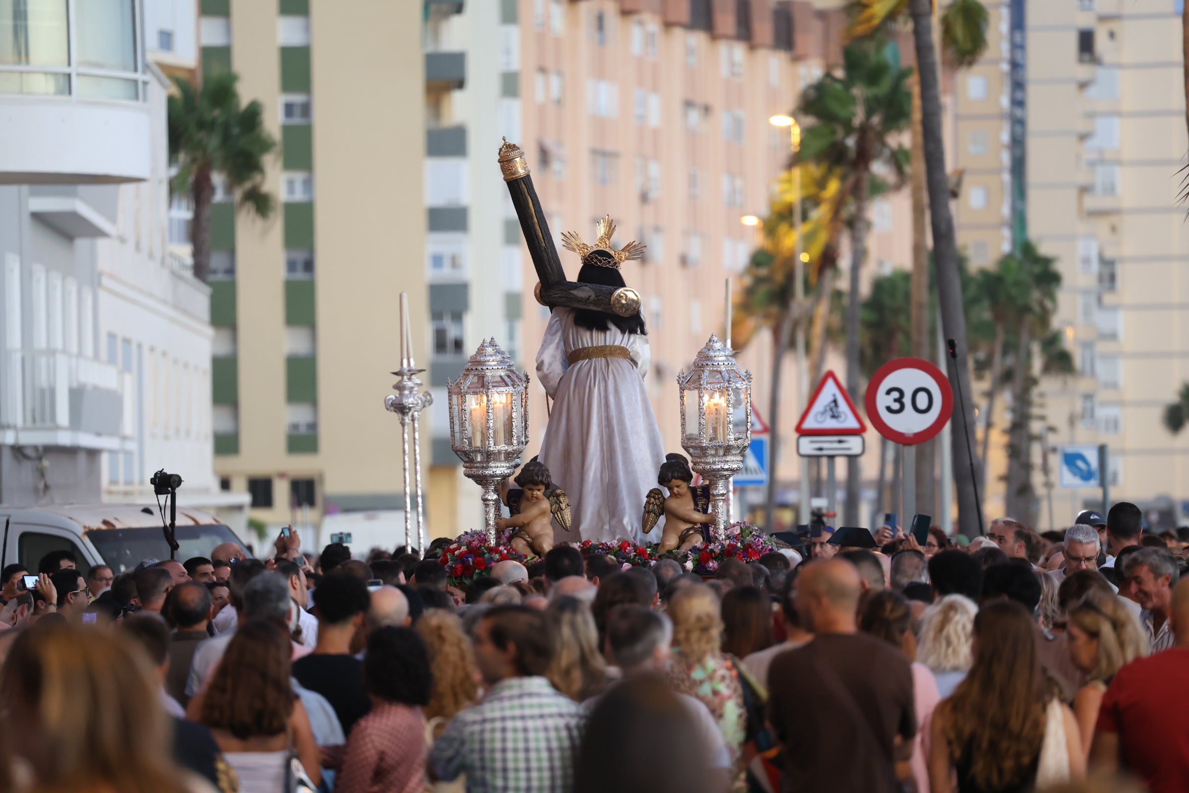 Las imágenes del comienzo de la Peregrinación Extraordinaria del Nazareno