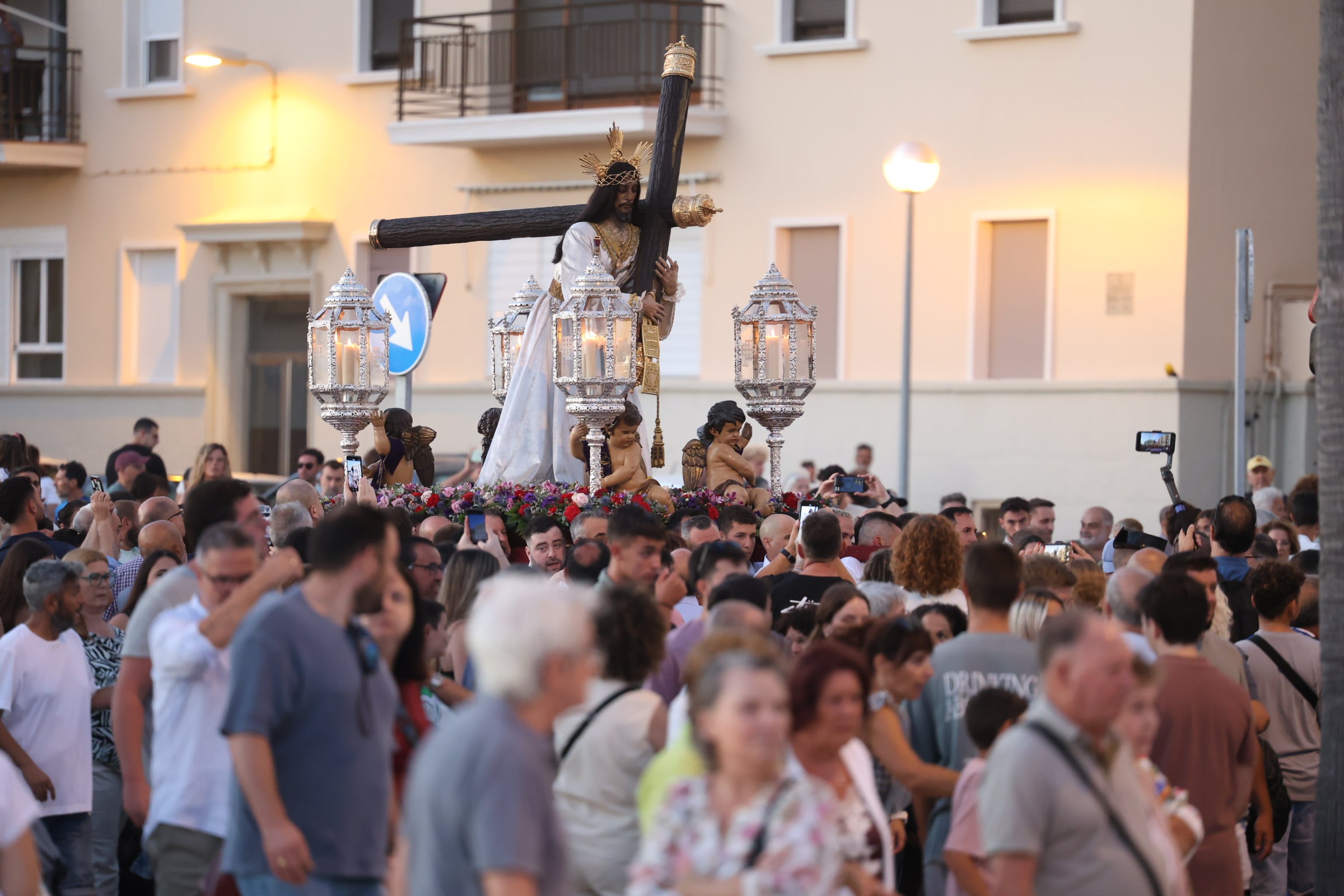 Las imágenes del comienzo de la Peregrinación Extraordinaria del Nazareno