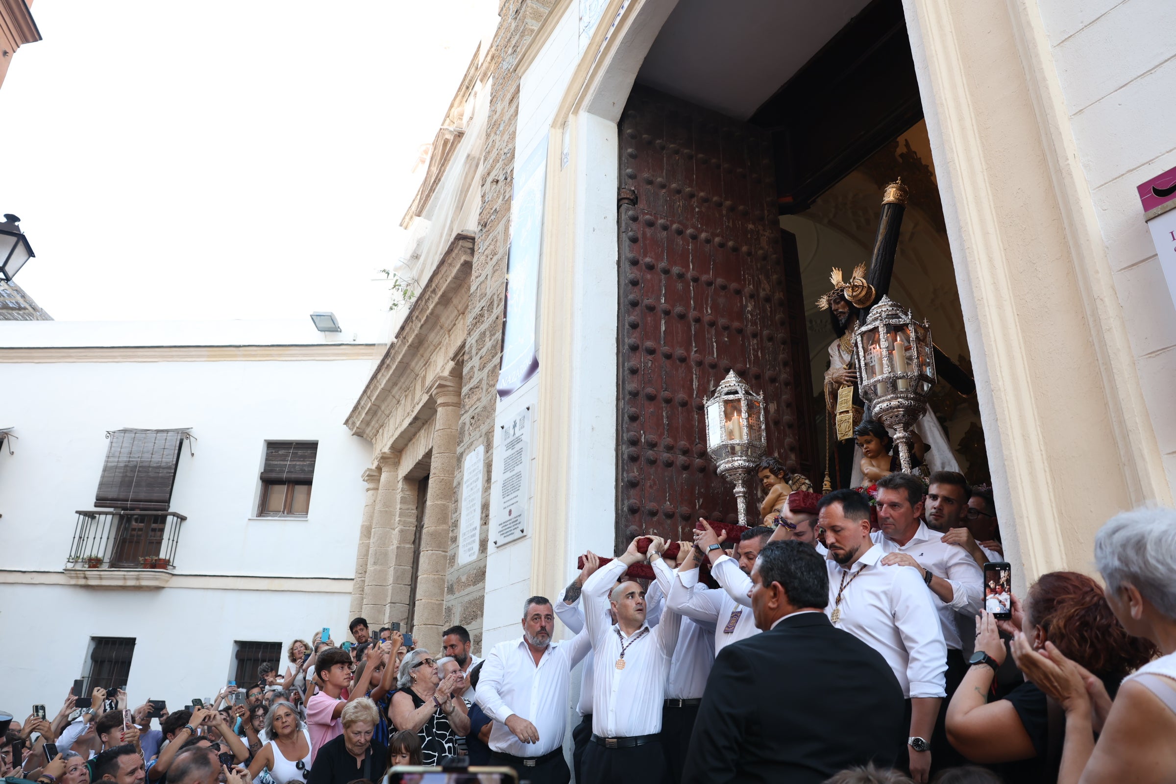 Las imágenes del comienzo de la Peregrinación Extraordinaria del Nazareno