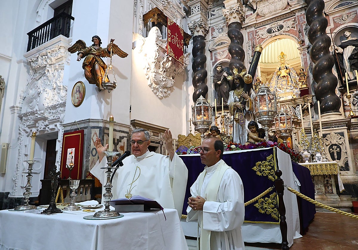 Jesús Nazareno ante la Patrona la Virgen del Rosario