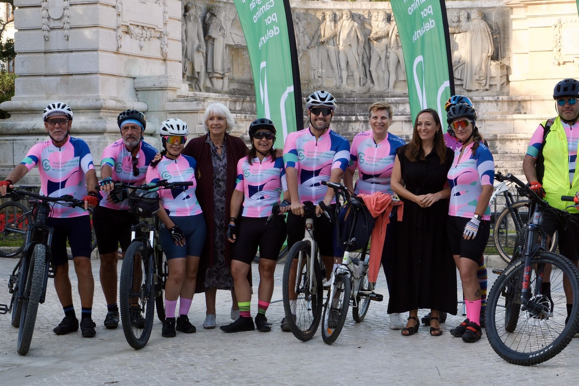 Fotos: Cádiz pedalea unida contra el cáncer en la III edición de la &#039;Cádiz Bike contra el Cáncer&#039;