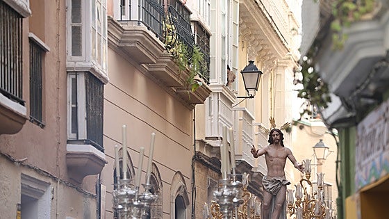 El Resucitado cierra una esplendorosa Semana Santa en Cádiz