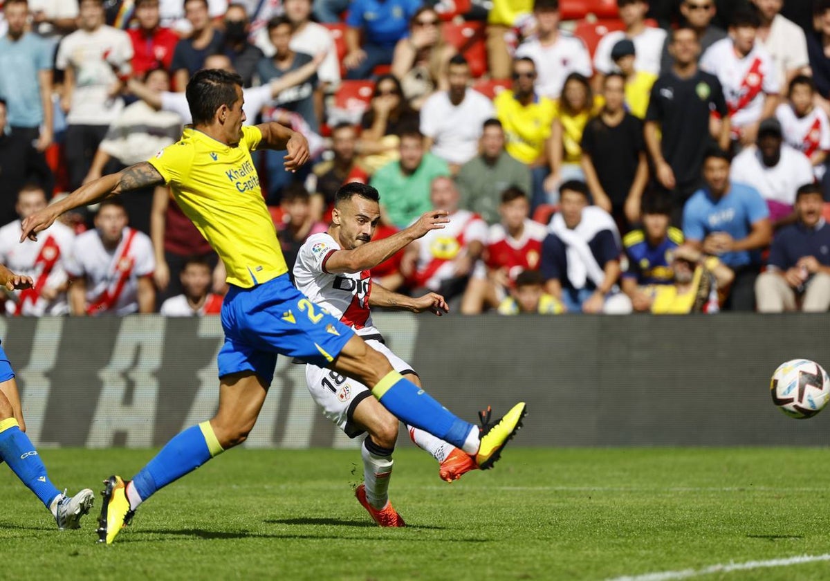 Álvaro García es uno de los jugadores del Rayo con pasado amarillo