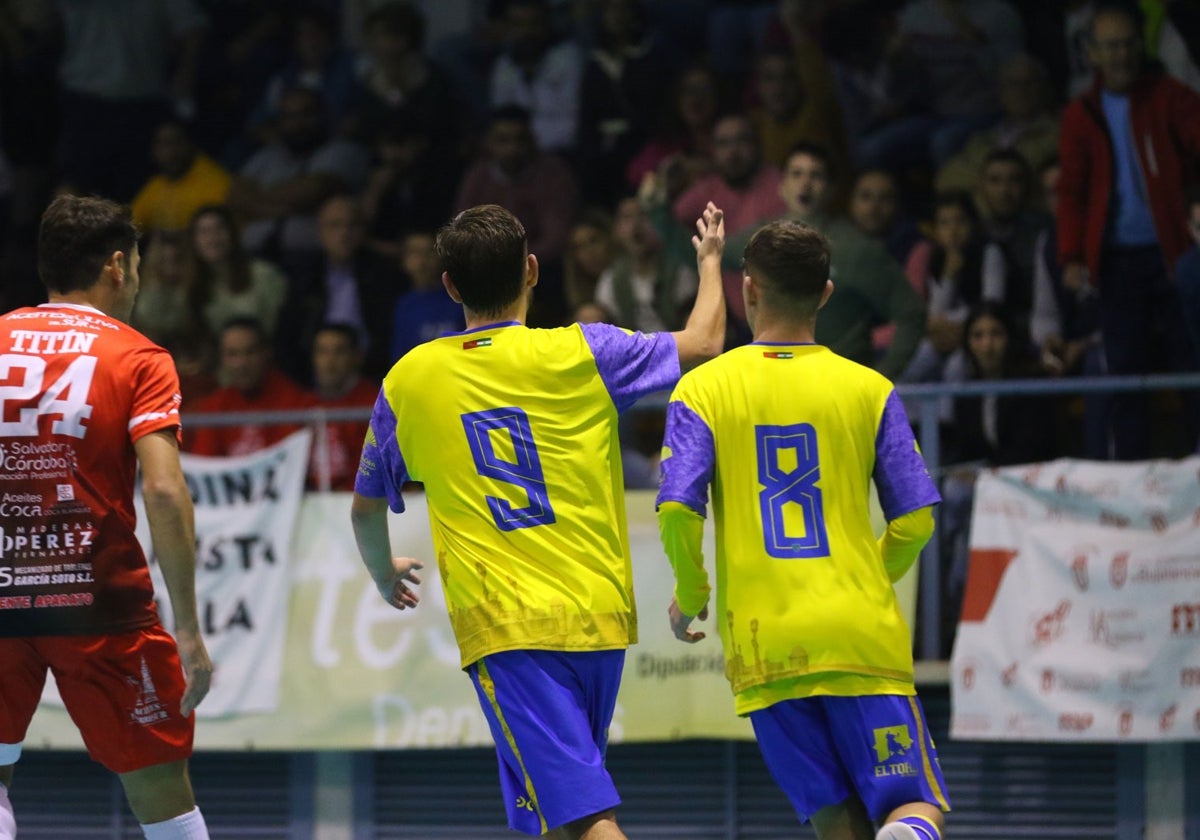 Los jugadores del Virgili celebran uno de los tantos