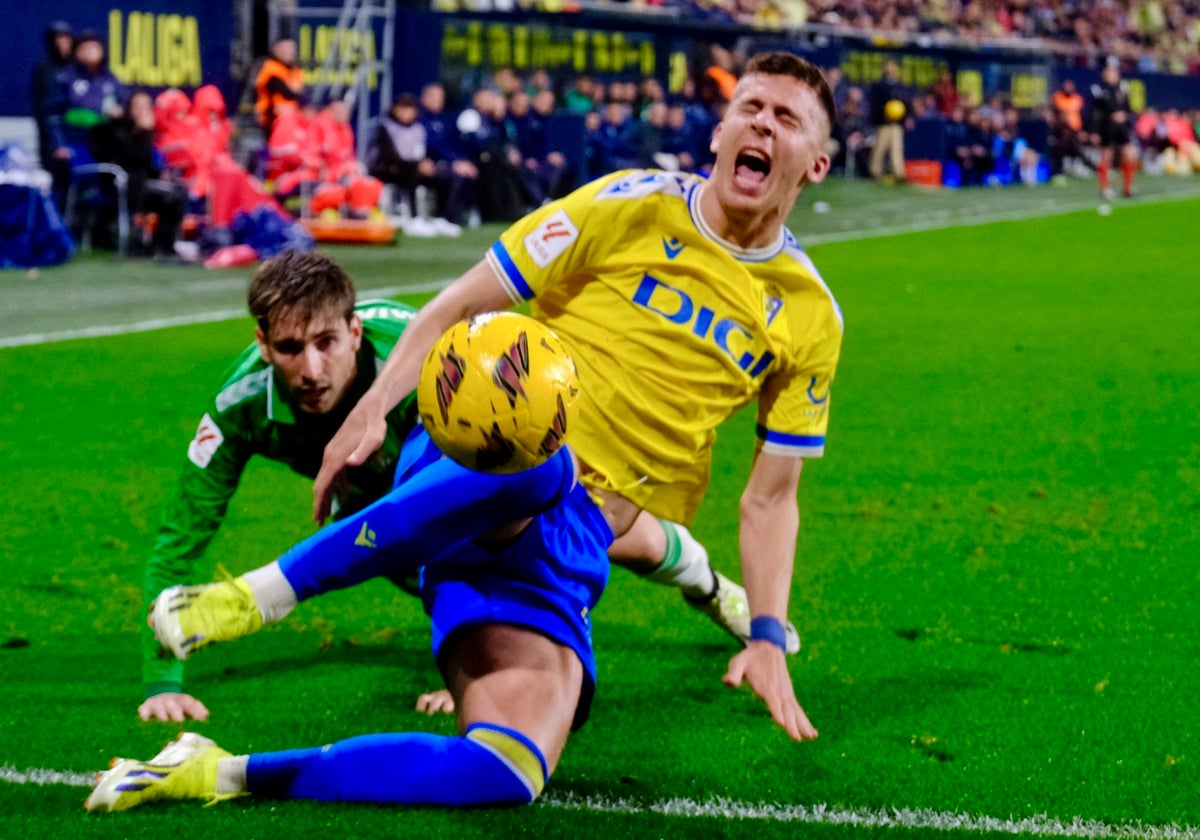 El Cádiz CF sigue en la zona de descenso a Segunda.