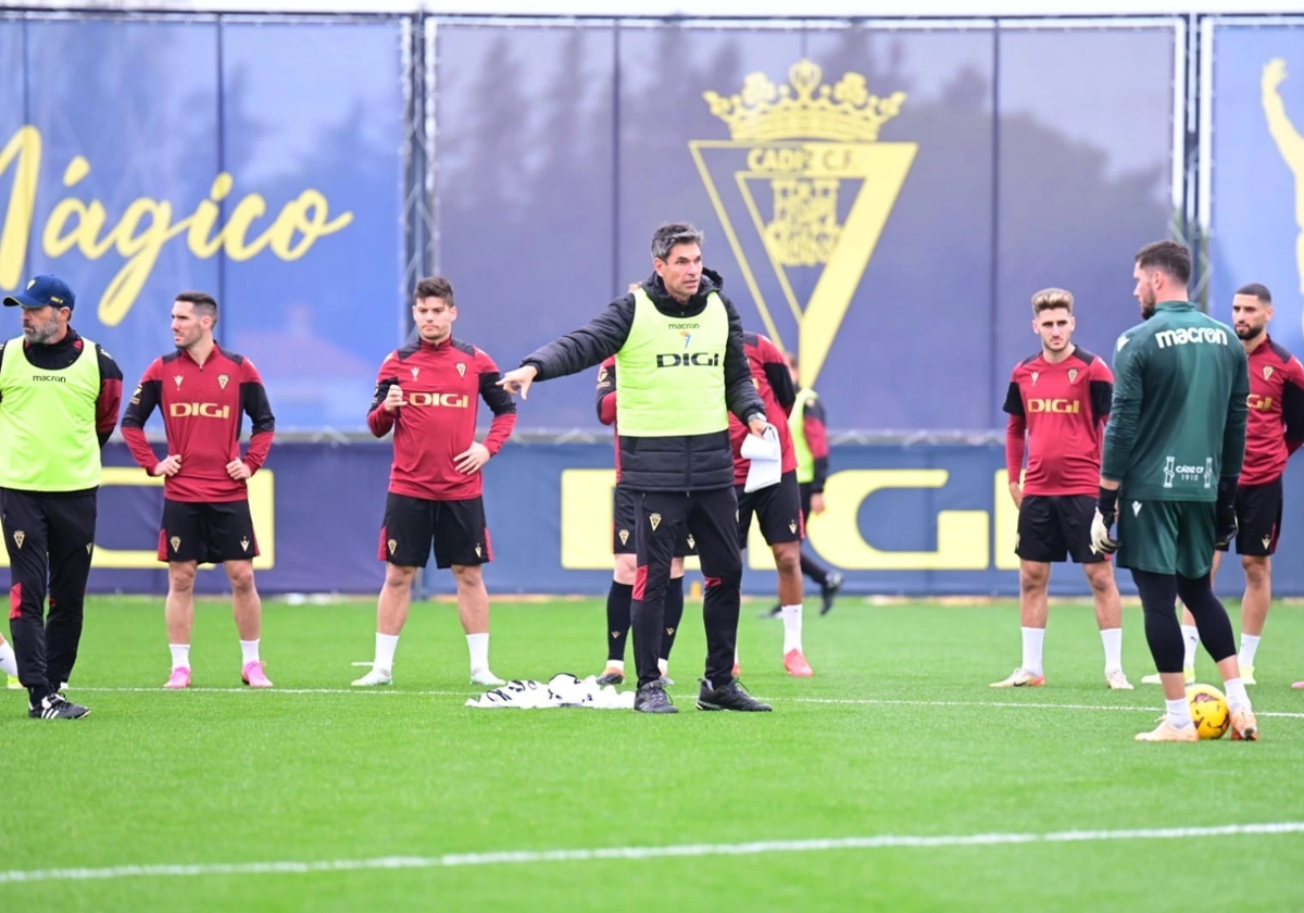 Entrenamiento del Cádiz en El Rosal