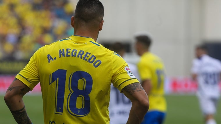 Álvaro Negredo durante su etapa en el Cádiz CF.