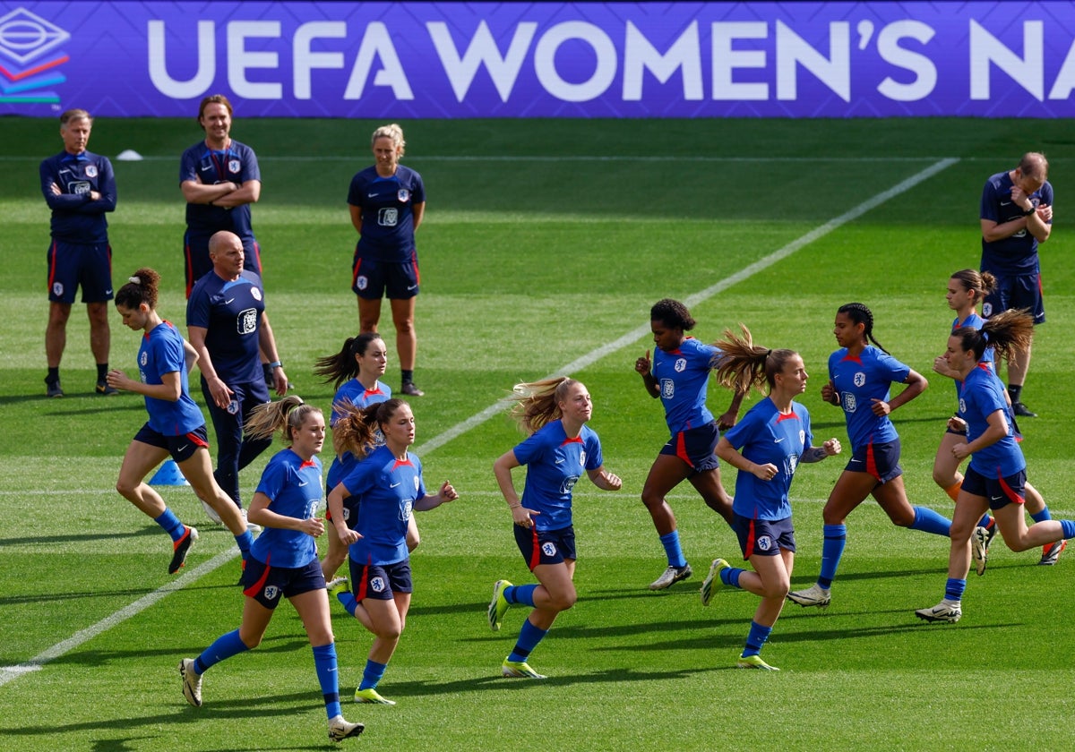 La selección femenina de los Países Bajos juega finalmente en Sevilla ante España.