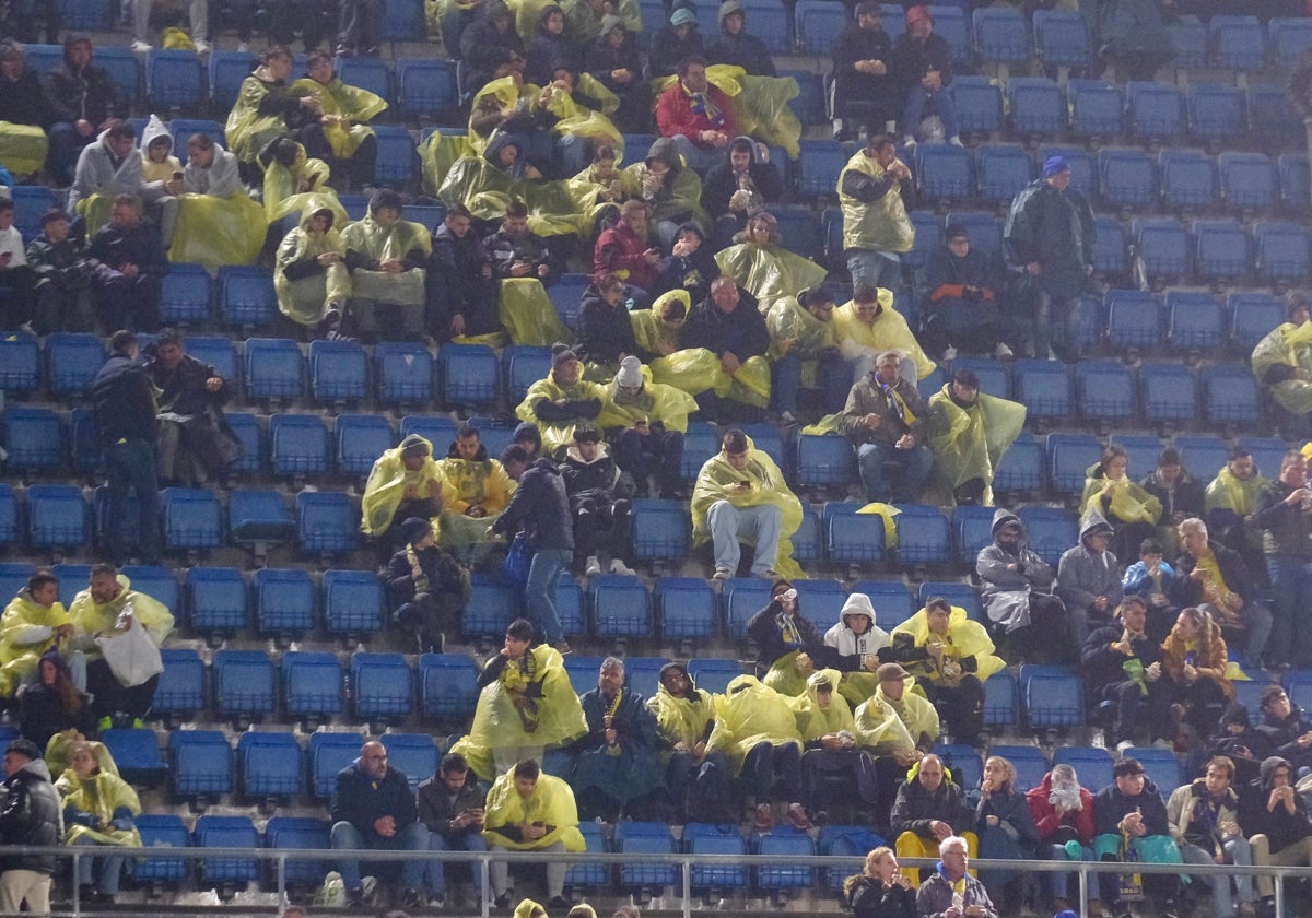 El Cádiz - Betis no registró la imagen esperada para el derbi.