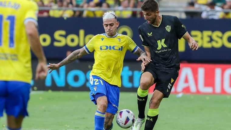 Cádiz CF y Almería pasan por rachas muy negativas.