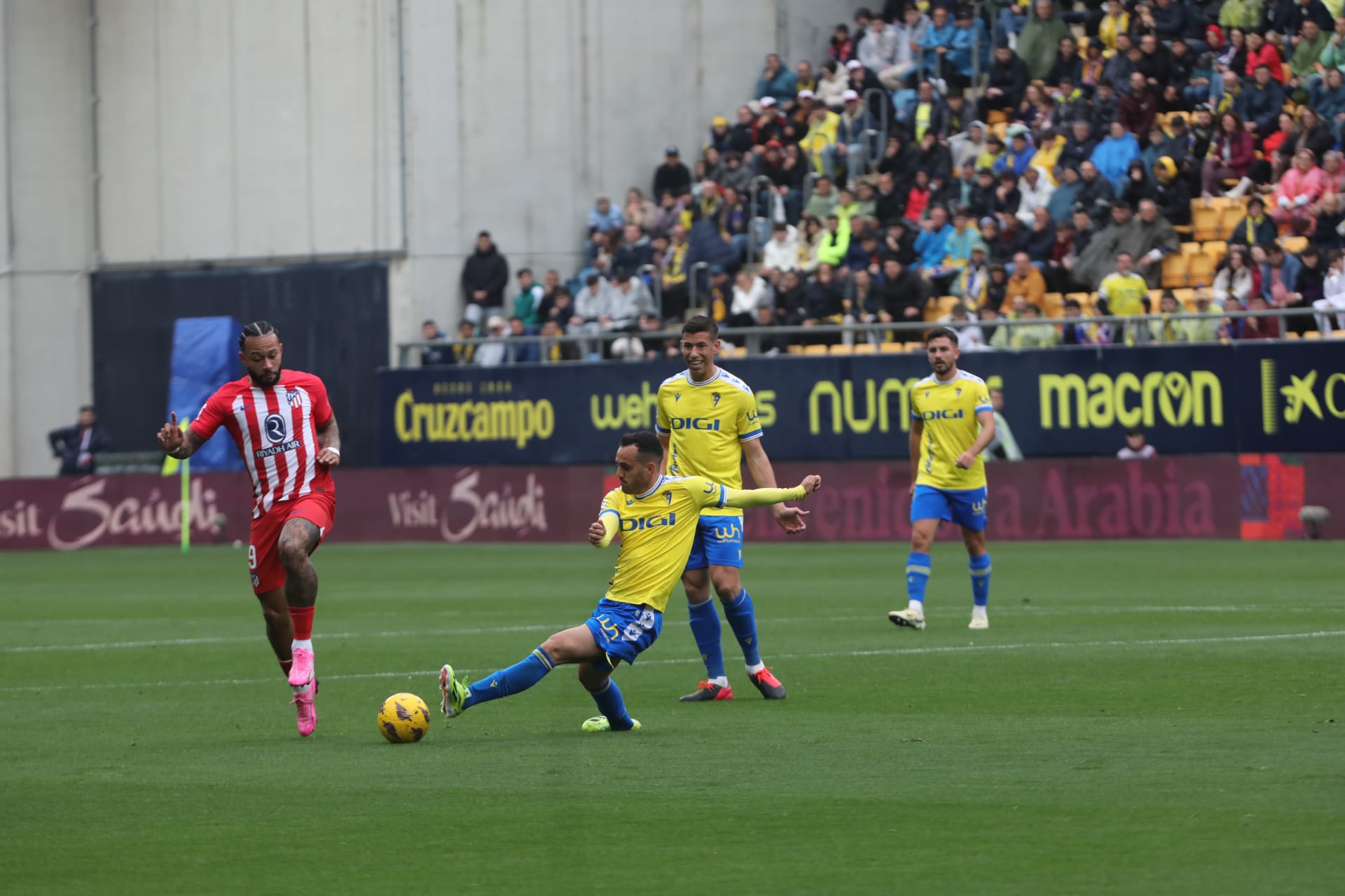 Las mejores imágenes del triunfo del Cádiz ante el Atlético de Madrid