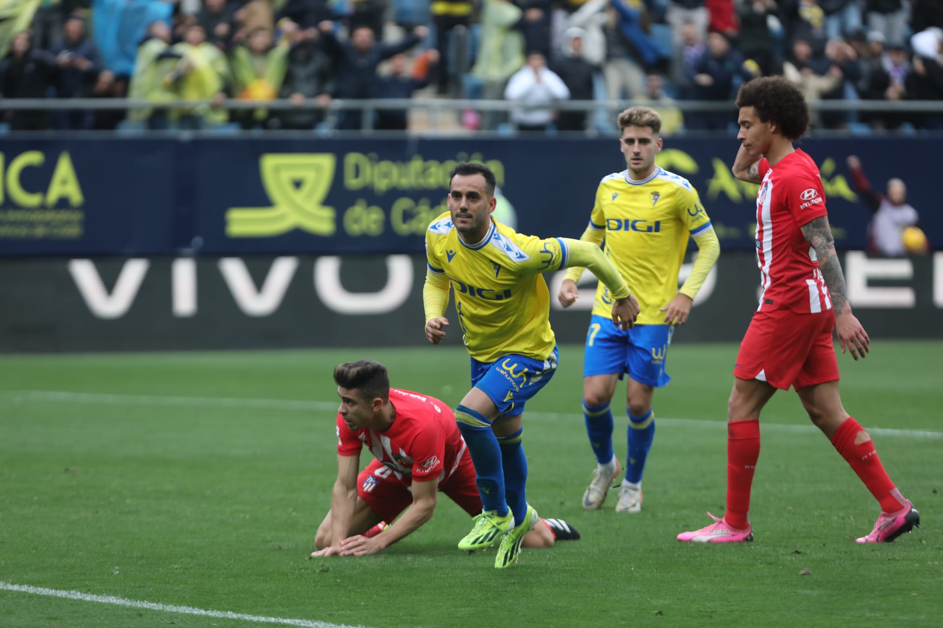 Las mejores imágenes del triunfo del Cádiz ante el Atlético de Madrid