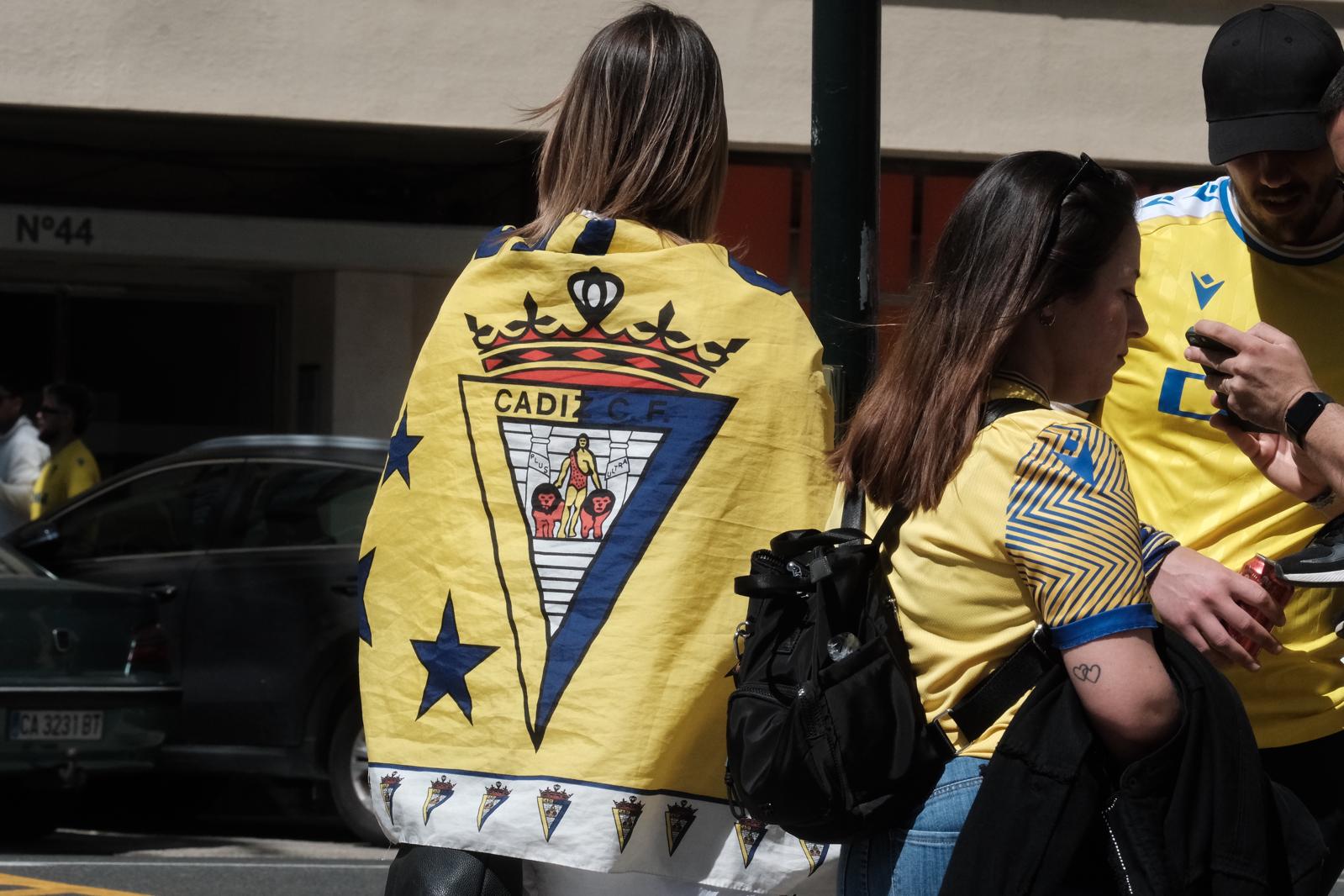 La afición abriga al equipo antes de la final con el Mallorca