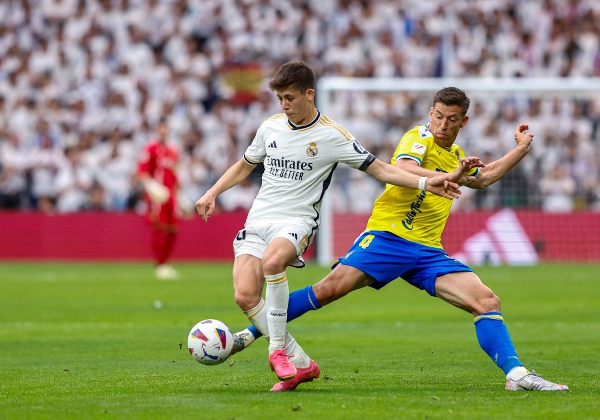 Güler y Alcaraz en el Real Madrid - Cádiz