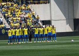 Alineaciones oficiales del Cádiz - Las Palmas hoy: onces y banquillo de suplentes