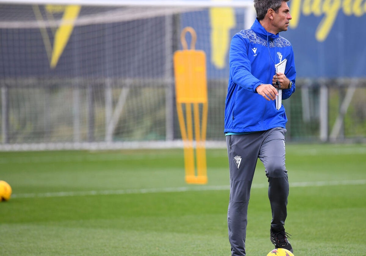 Pellegrino en un entrenamiento del Cádiz