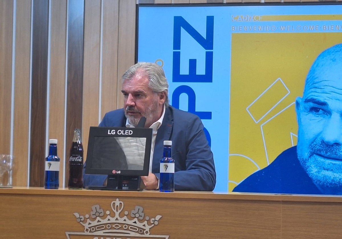 Manuel Vizcaíno en rueda de prensa