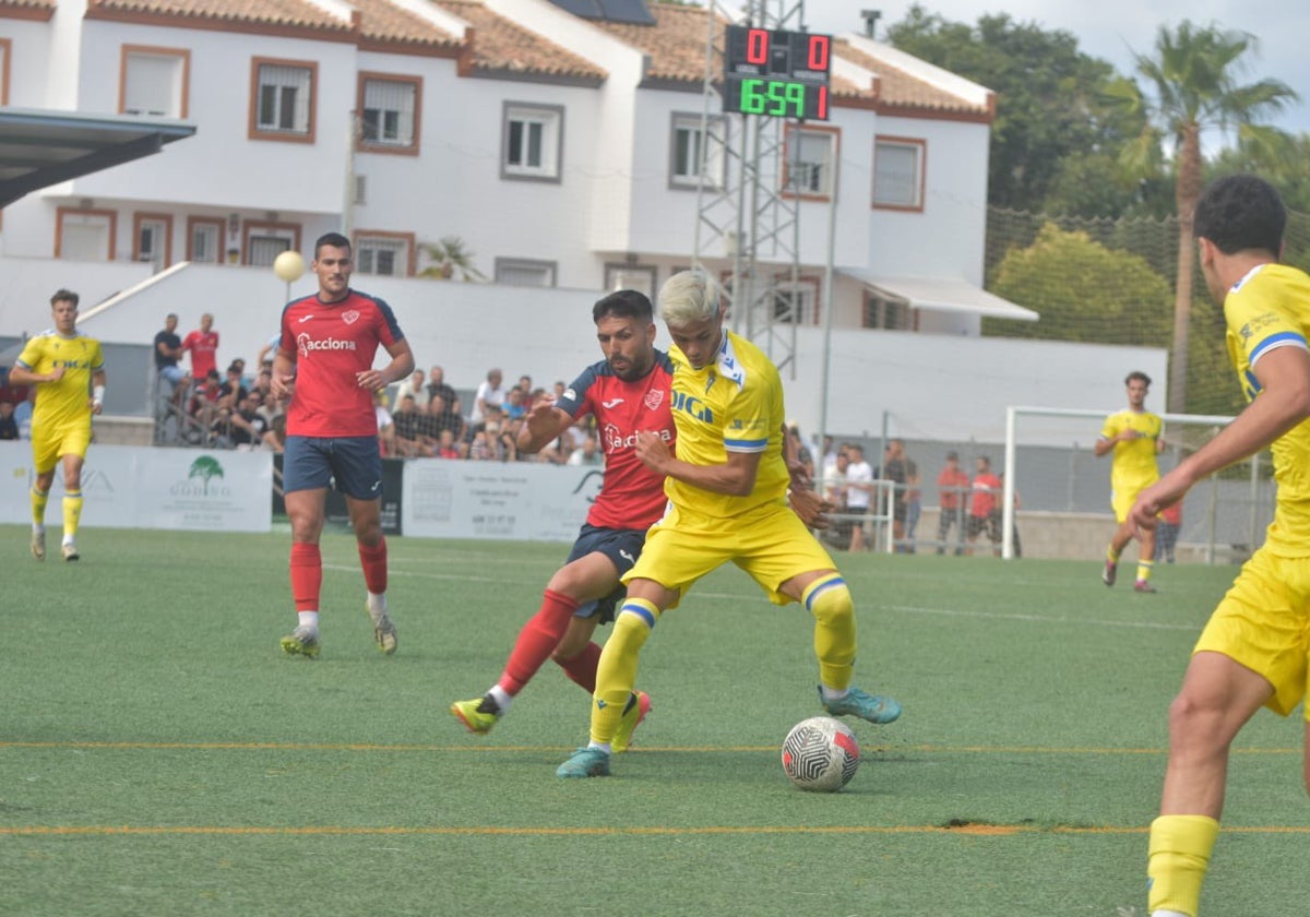 El Balón empata en Guadiaro y deja todo abierto para la vuelta