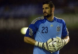 Kiko Casilla recuerda su paso por el Cádiz CF: «¿Hace dos días era un ídolo y ahora no valgo para nada?»